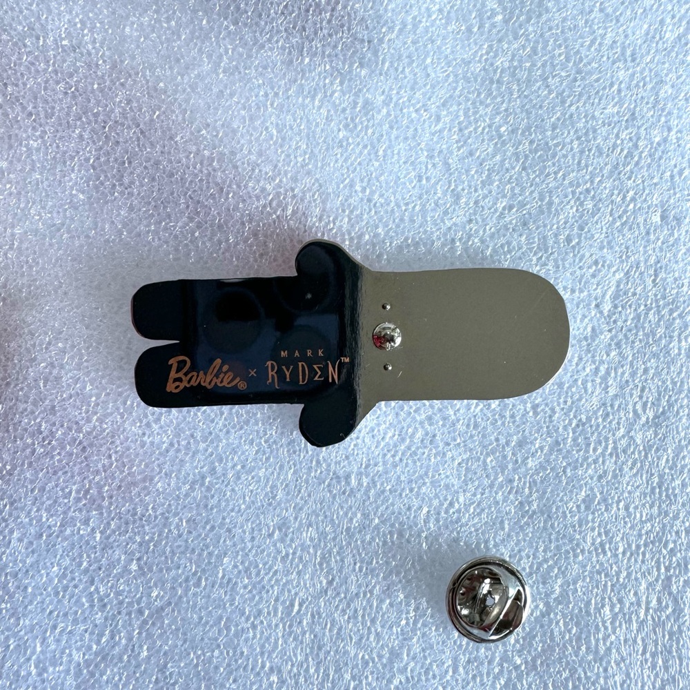 Mark Ryden x Barbie - Yeti Enamel Pin - Picture 5 of 6